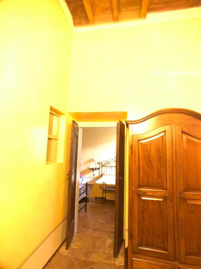 Camere Della Vecchia Posta Trevi Eksteriør billede